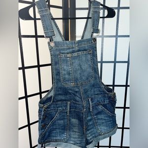Super cute short overalls